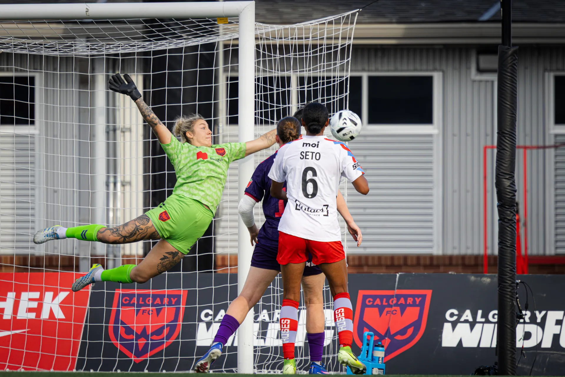 Katelin Talbert makes a diving save during a match against Montreal Roses FC
